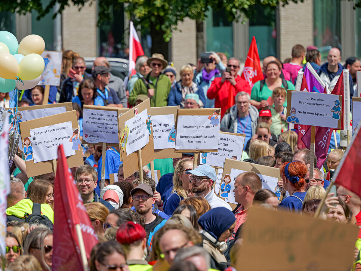 Demonstration gegen Gesundheitsrefom Gesundheitsministerkonferenz in Hannover von Großprotest begleitet – BGPress 20260610 1111 BGPRESS 1398463