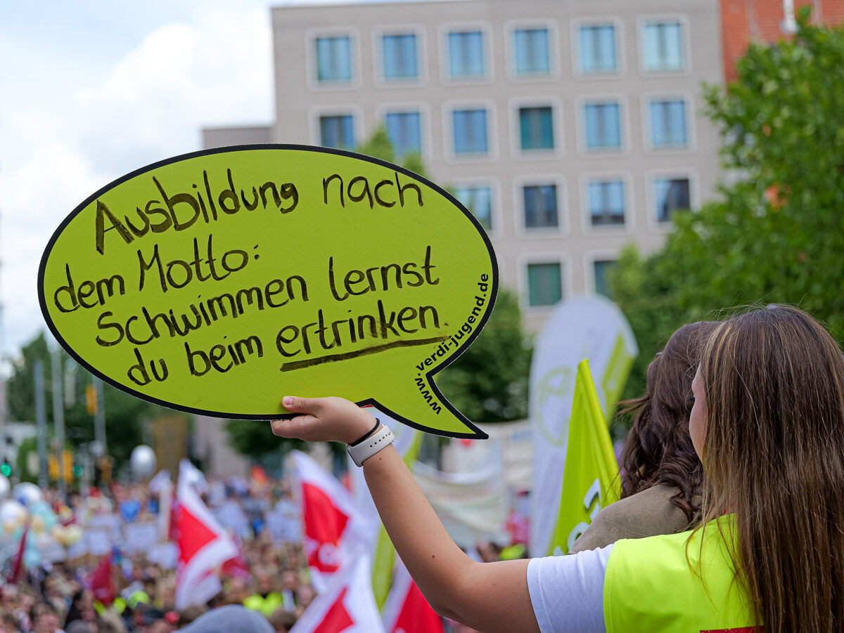 Demonstration gegen Gesundheitsrefom Gesundheitsministerkonferenz in Hannover von Großprotest begleitet – BGPress 20260610 1114 BGPRESS 1398470