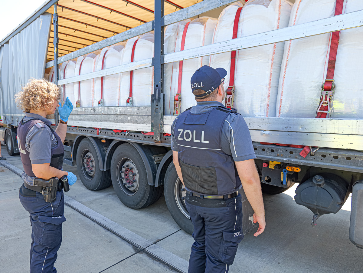 Schwerlastkontrolle bei Lehrte: Polizei untersagt 46 Fahrzeugen die Weiterfahrt – BGPress 20260625 1110 BGPRESS 1398620