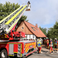 Badezimmerbrand in Isernhagen: Feuer im Rohbau schnell gelöscht Drehleitereinsatz in Isernhagen