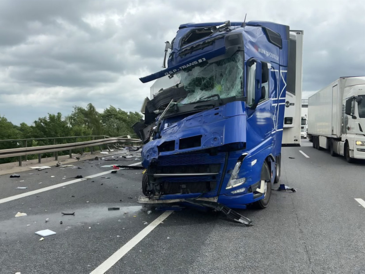 Verkehrsunfall LKW in Lehrte