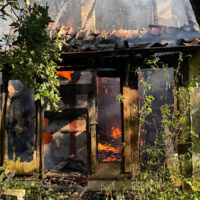 Feuerwehr bekämpft Hüttenbrand Wedemark mit Großaufgebot Hüttenbrand Wedemark