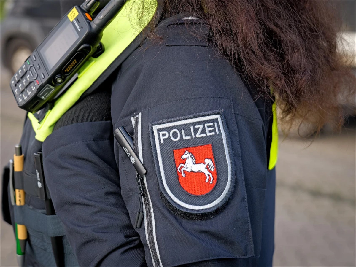 Sicherheit beim Maschseefest: Polizei gibt Hinweise Polizeibeamtin