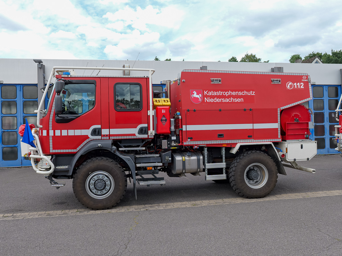 Waldbrandtanklöschfahrzeug aus Niedersachsen