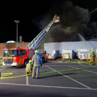 Lagerhallenbrand Hannover: Großfeuer in der Südstadt – BGPress 20260812 0124 BGPRESS 1410179