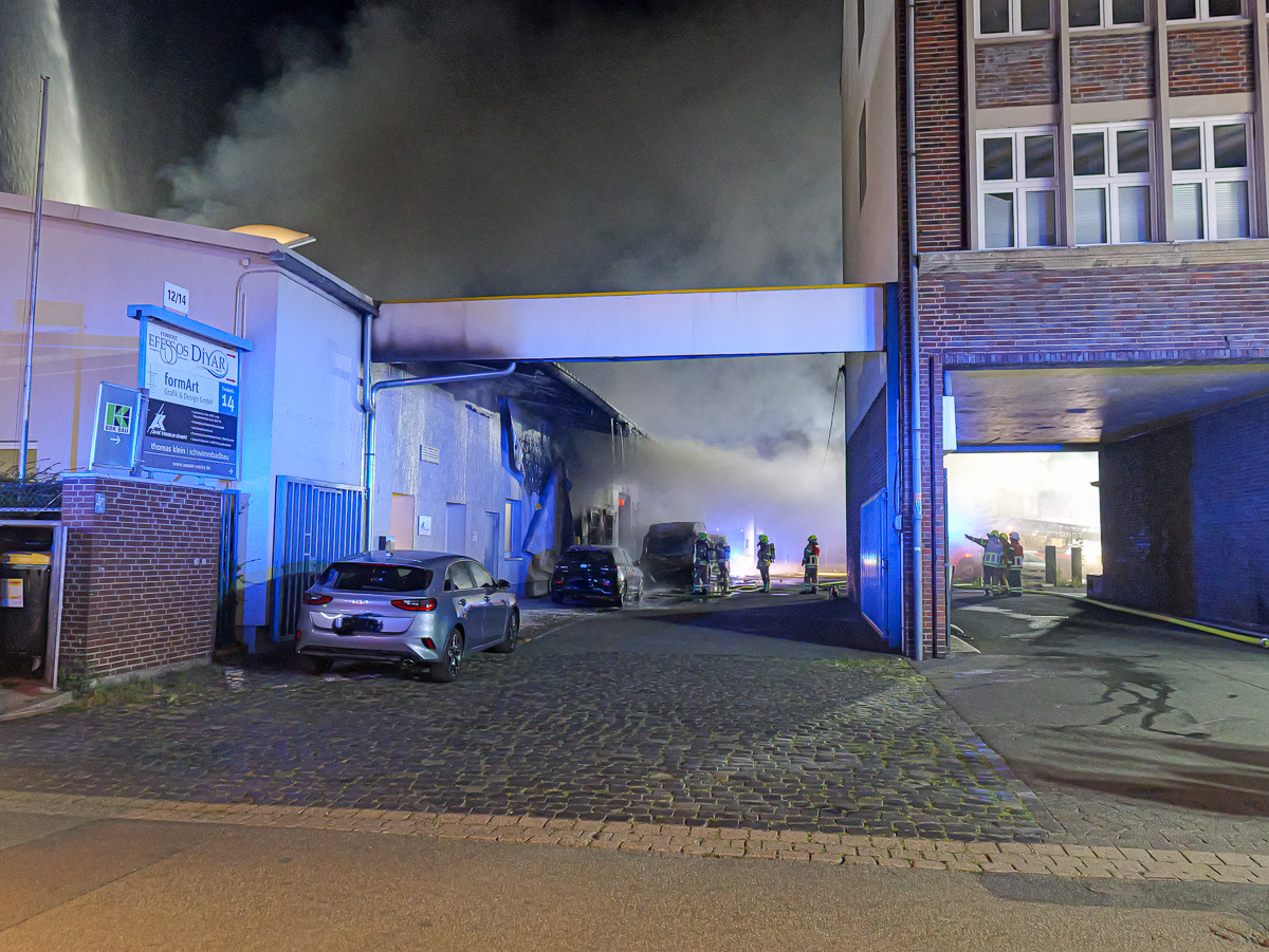 Lagerhallenbrand Hannover: Großfeuer in der Südstadt – BGPress 20260812 0129 BGPRESS 1410186