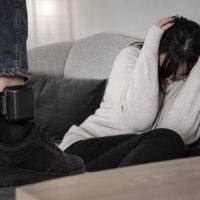 Fußfessel gegen häusliche Gewalt