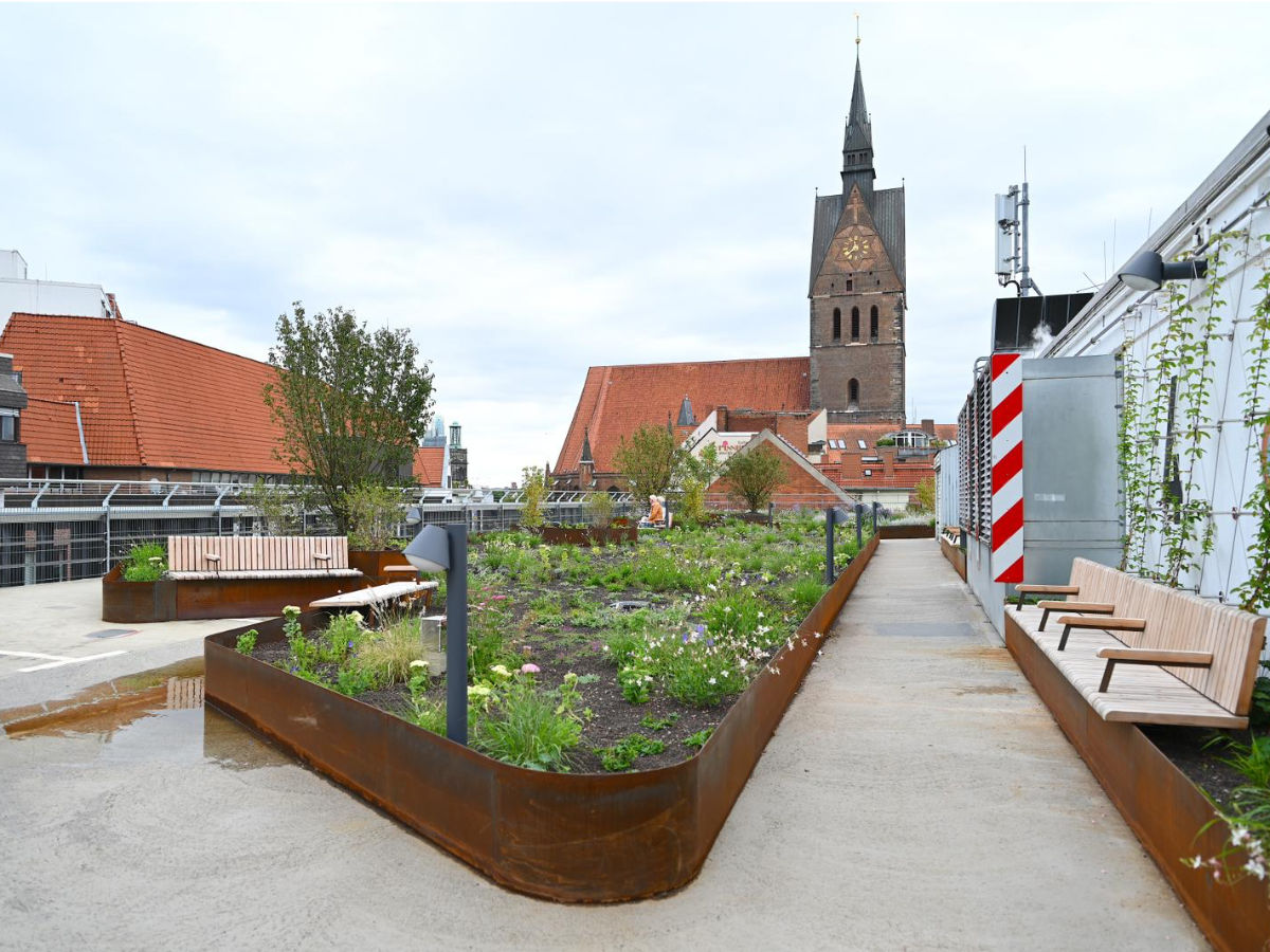 City Roof-Walk eröffnet: Neuer Dachgarten in Hannover City Roof Walk in der Schmiedestraße